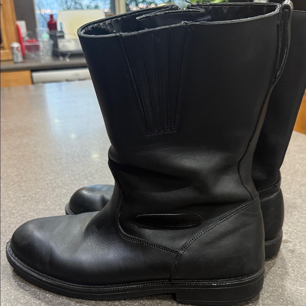 Men's Black Leather Pull-On motorcycle boots - Picture 2 of 16